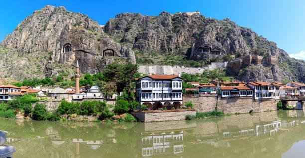 Amasya'da ovanın bereketi zeminin riski: 7 ilçede fay hattı, sit alanı ve OSB